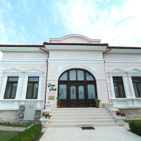 Green Park Boutique Hotel Focşani Exterior foto