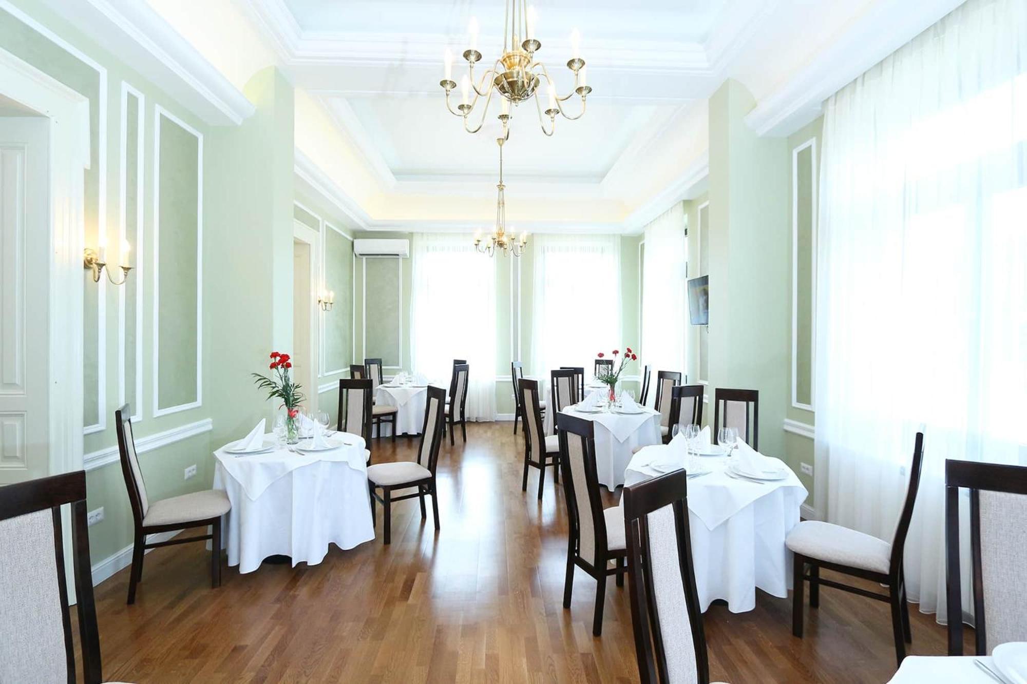 Green Park Boutique Hotel Focşani Exterior foto